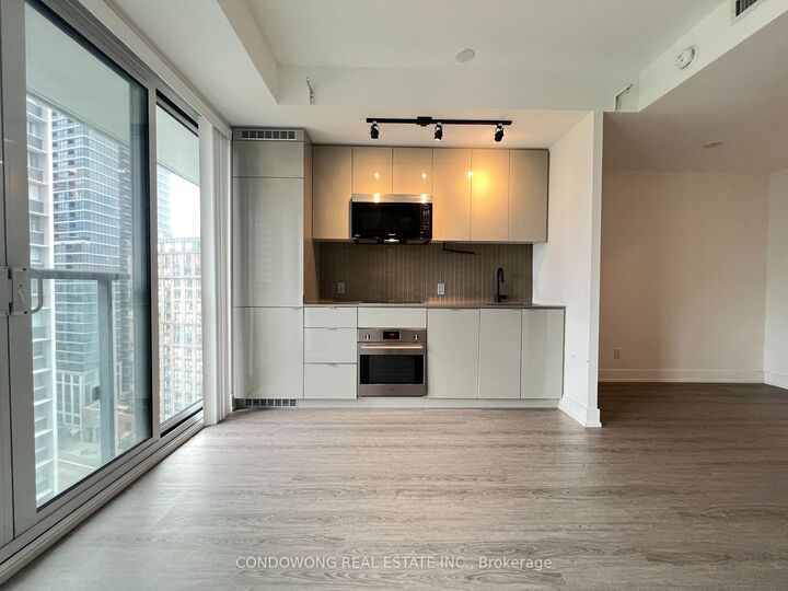 Property Photo:  7 Grenville Street 1508  ON M4Y 0E9 