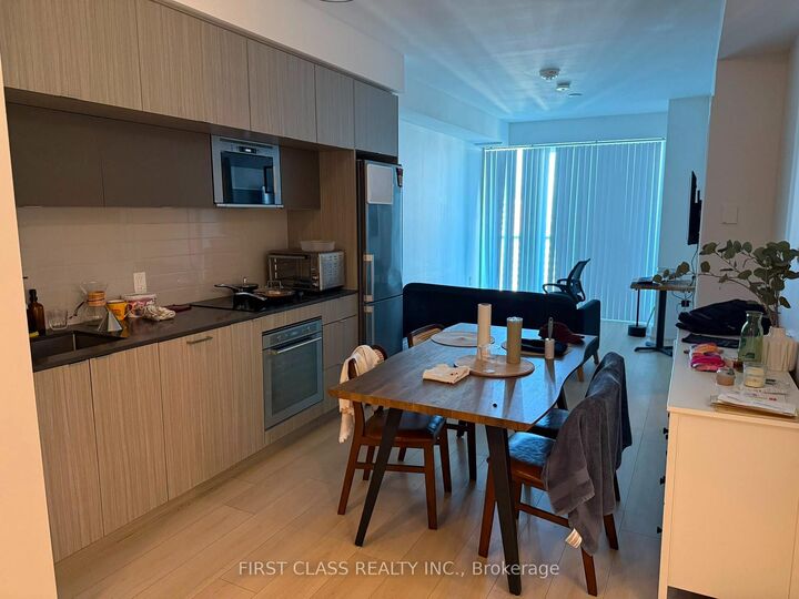 Property Photo: 575 Bloor Street 2510 ON M4W 0B2