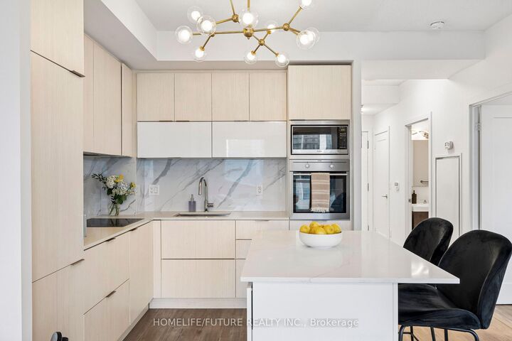 Property Photo:  318 Richmond Street W 3805  ON M5V 0B4 