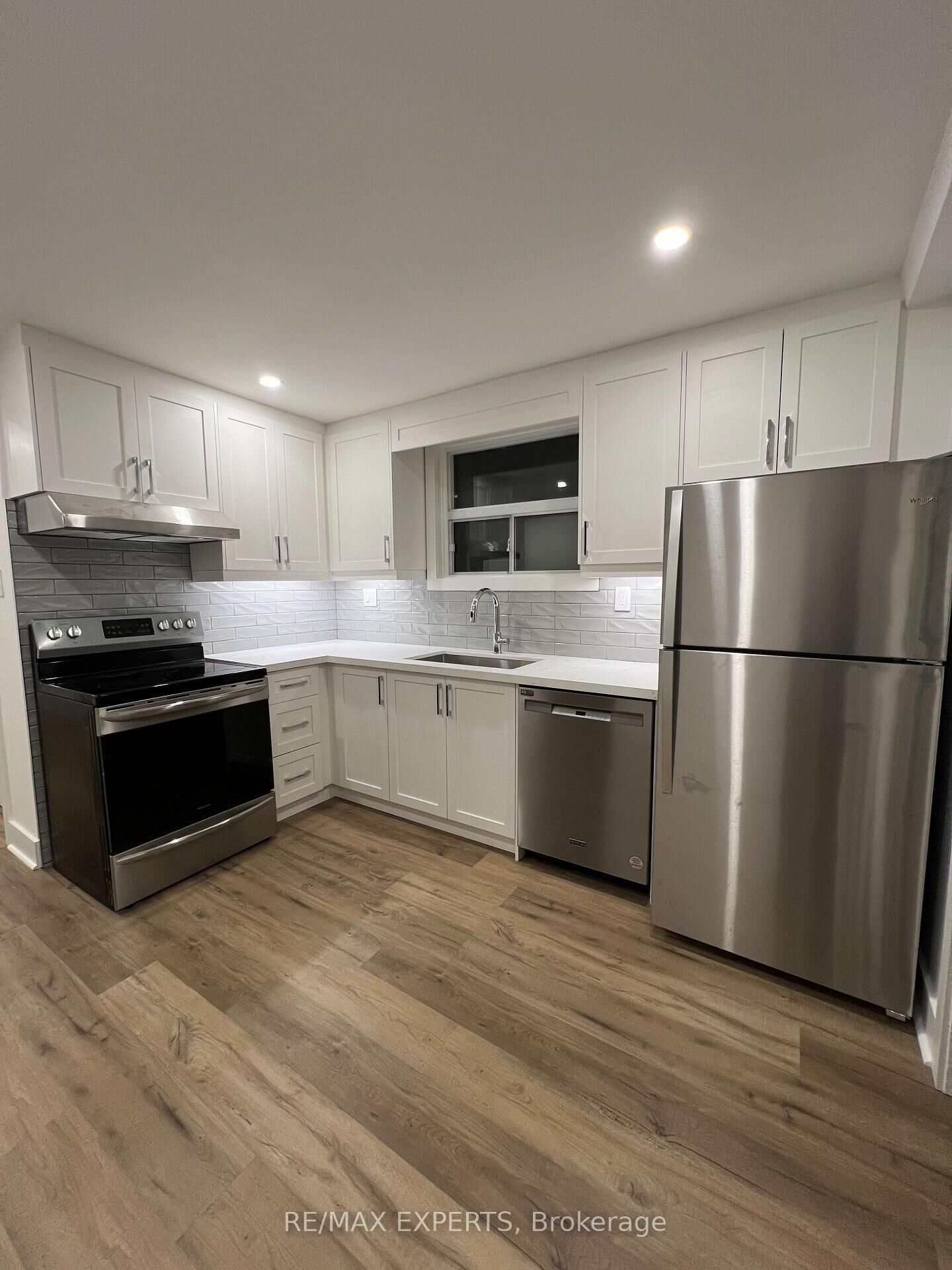 Photo de la propriété: 101 Kenwood Avenue 1 ON M6C 2S1