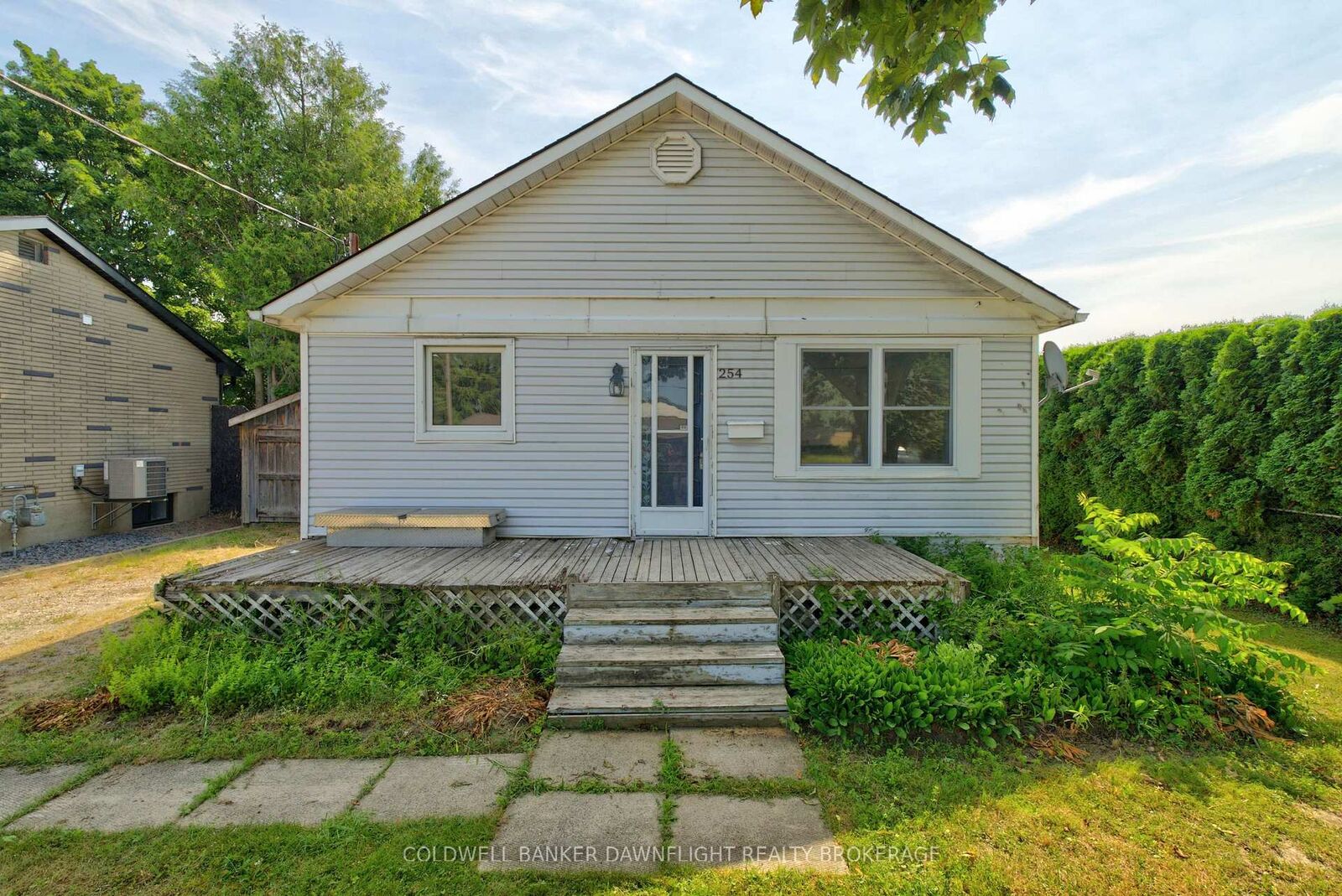 Property Photo:  254 Marlborough Street  ON N0M 1S2 