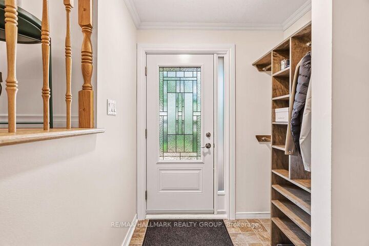 Property Photo:  409 Montfort Street 4  ON K1L 8G8 