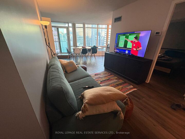 Property Photo: 361 Front Street W 1802 ON M5V 3R5