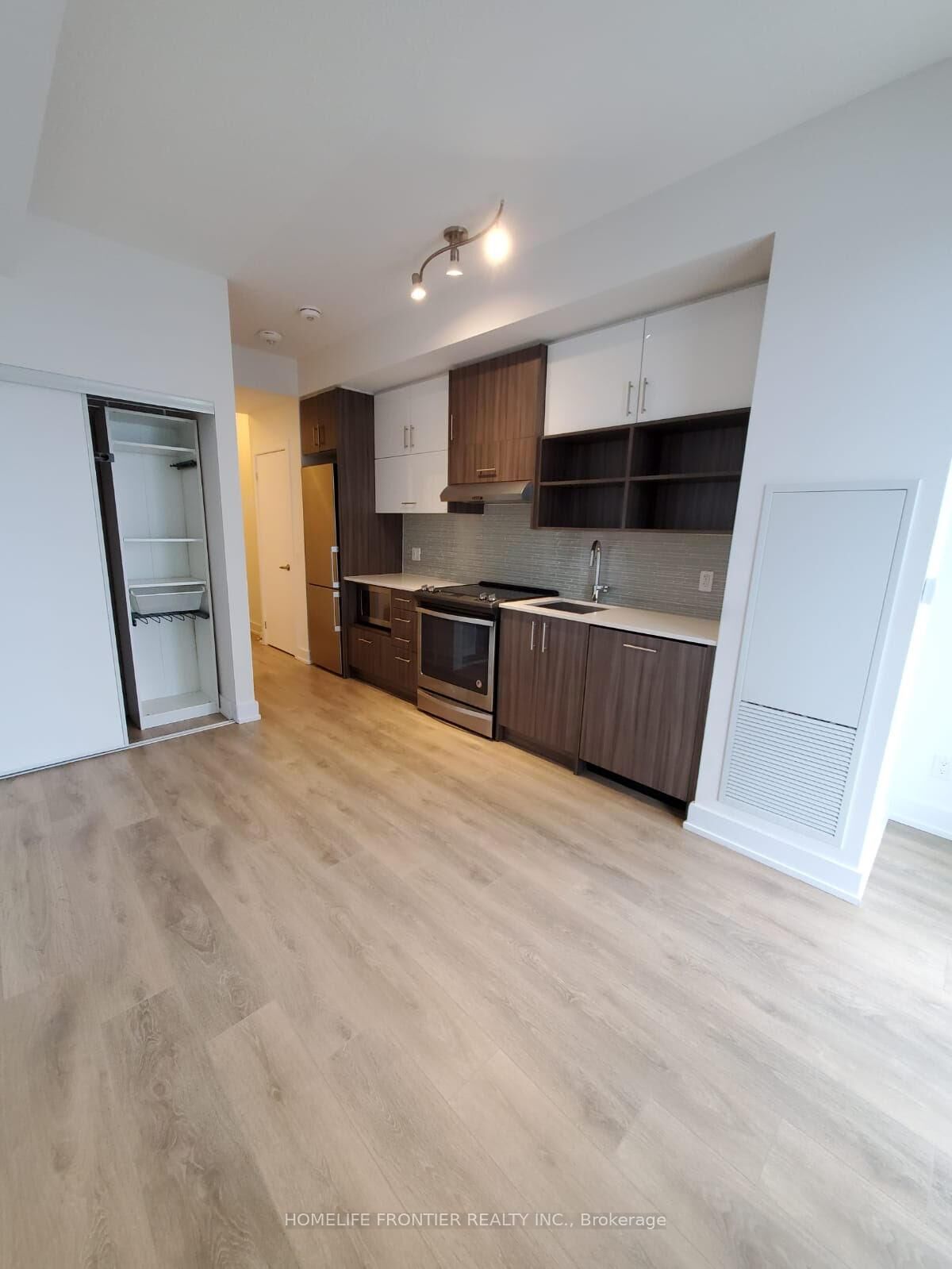 Property Photo:  128 Fairview Mall Drive 1209  ON M2J 0E8 