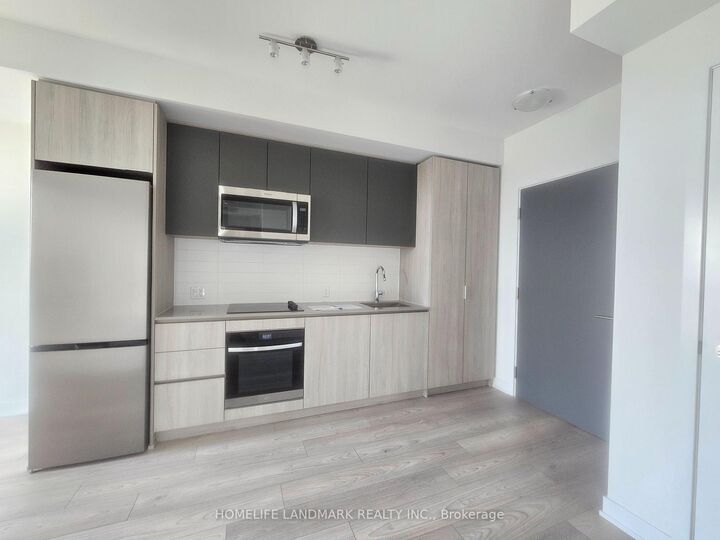 Property Photo: 5858 Yonge Street 2123 ON M2M 3T3
