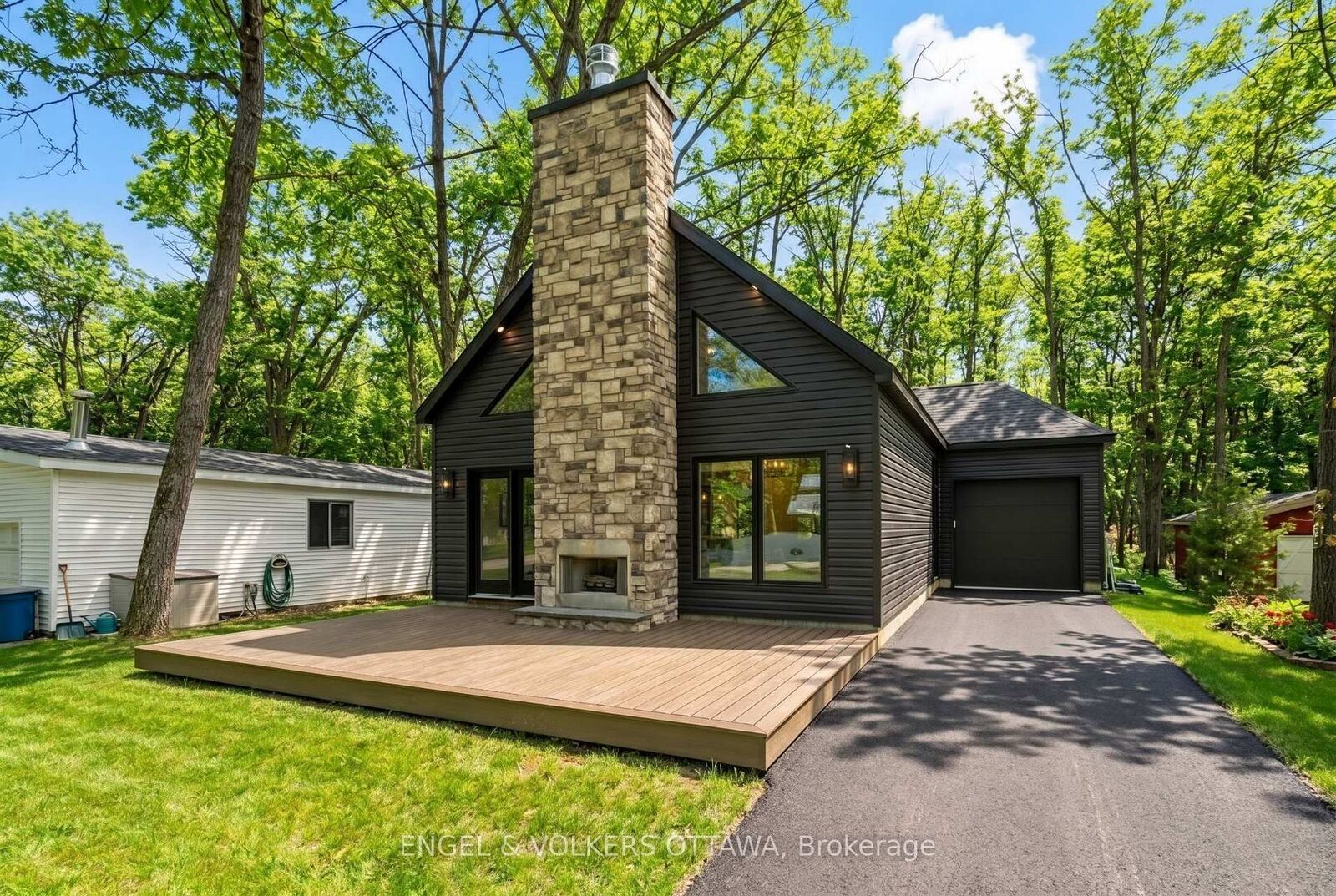 Property Photo: 557 Bayview Drive ON K0A 3M0