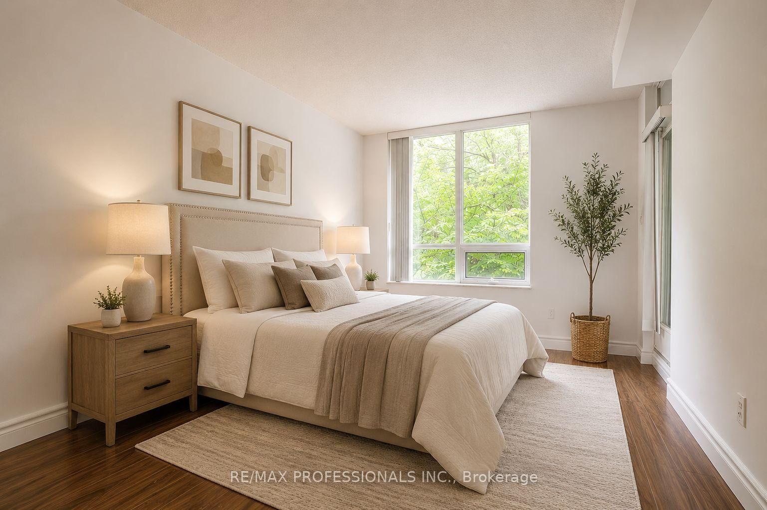 Property Photo:  18 William Carson Crescent 305  ON M2P 2G6 