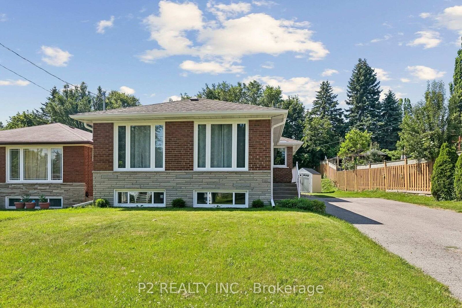 Property Photo: 121 Confederation Drive ON M1G 1A4