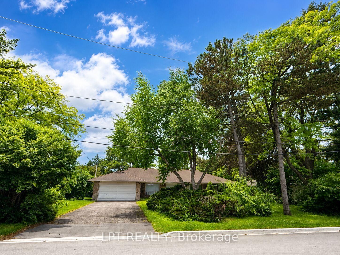 Property Photo: 3 Oxbow Road ON M3B 1Z9