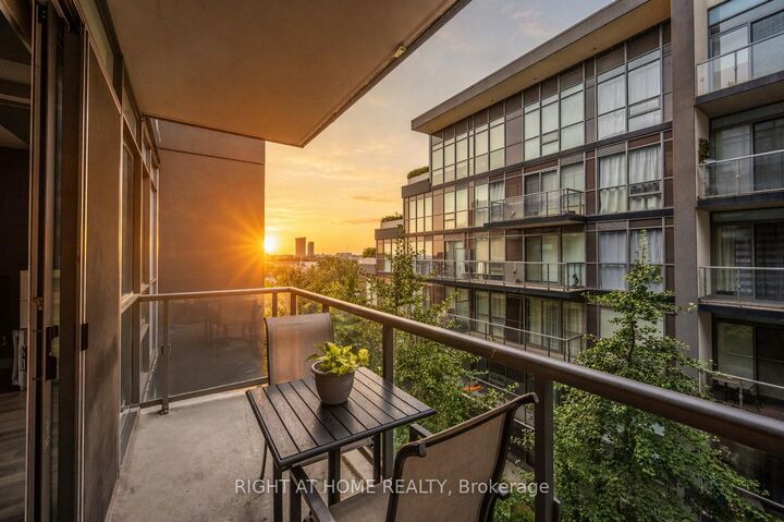 Property Photo: 15 James Finlay Way 917 ON M3M 0B3