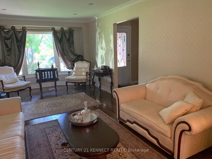 Property Photo: 600 York Hill Boulevard ON L4J 5L2