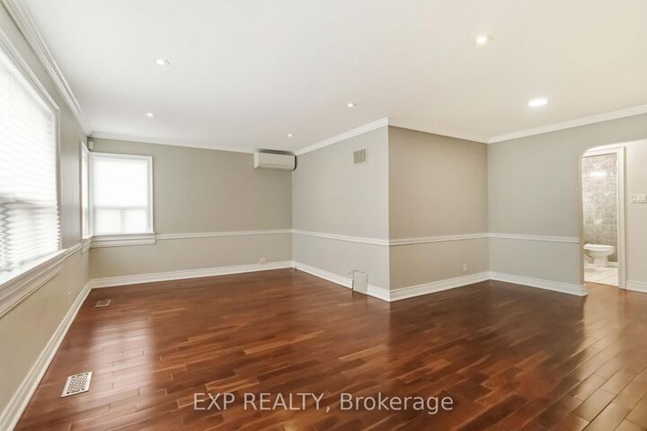 Property Photo: 133 Cornelius Parkway Main ON M6L 2K7