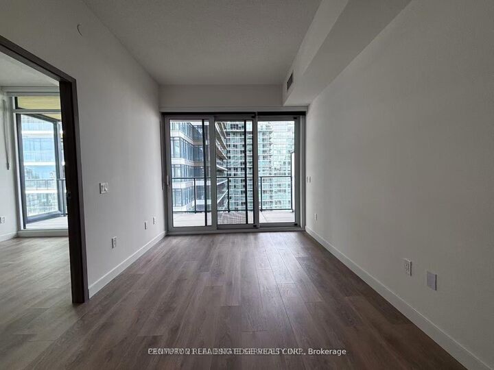 Property Photo: 3 Concord Cityplace Way 2506 ON M5V 0X4