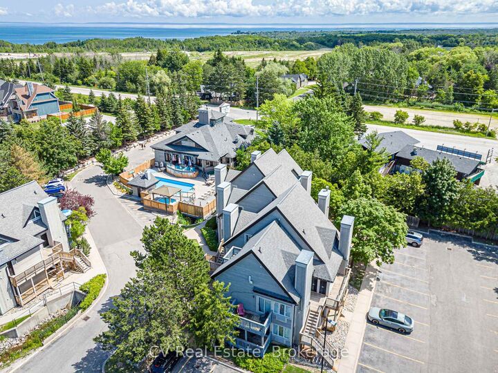 796468 Grey 19 Road 404 — photo 1