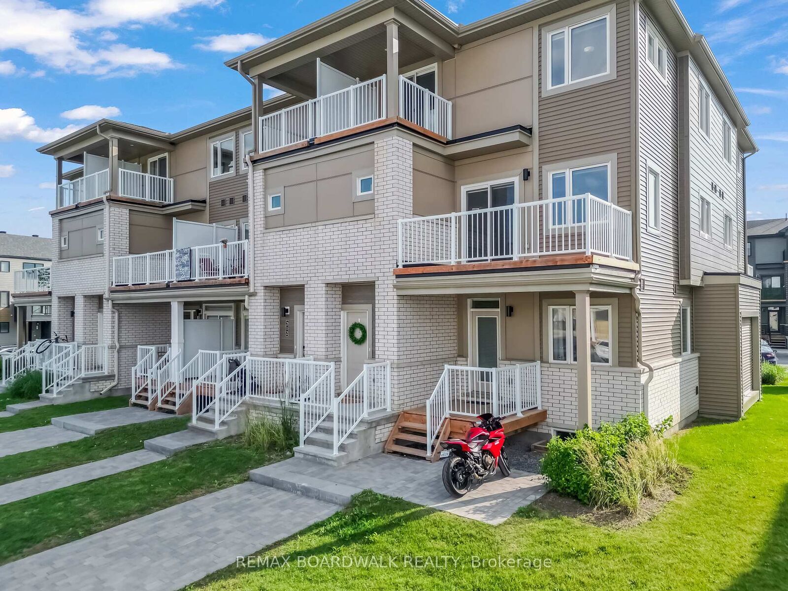 Property Photo:  210 Verulam Street  ON K2J 7J5 