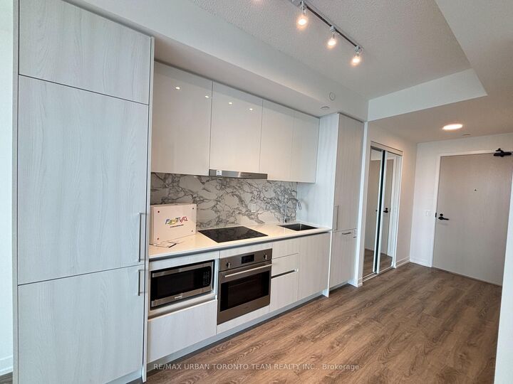 Property Photo:  195 Commerce Street 4509  ON L4K 0P9 
