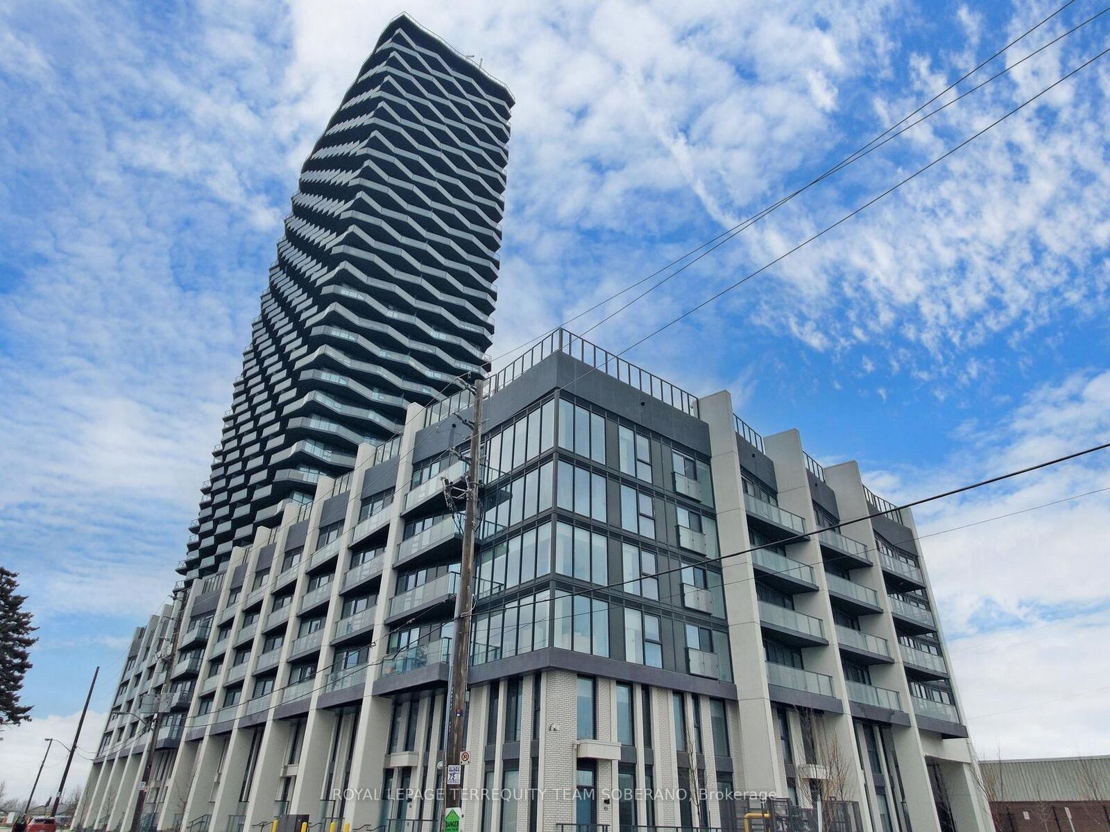Property Photo: 36 Zorra Street 2801 ON M8Z 0G5