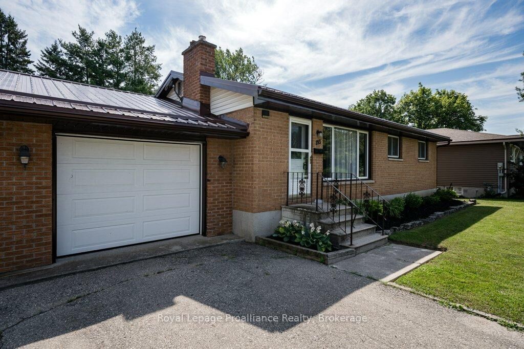 Property Photo:  193 Henry Street  ON K0K 3E0 