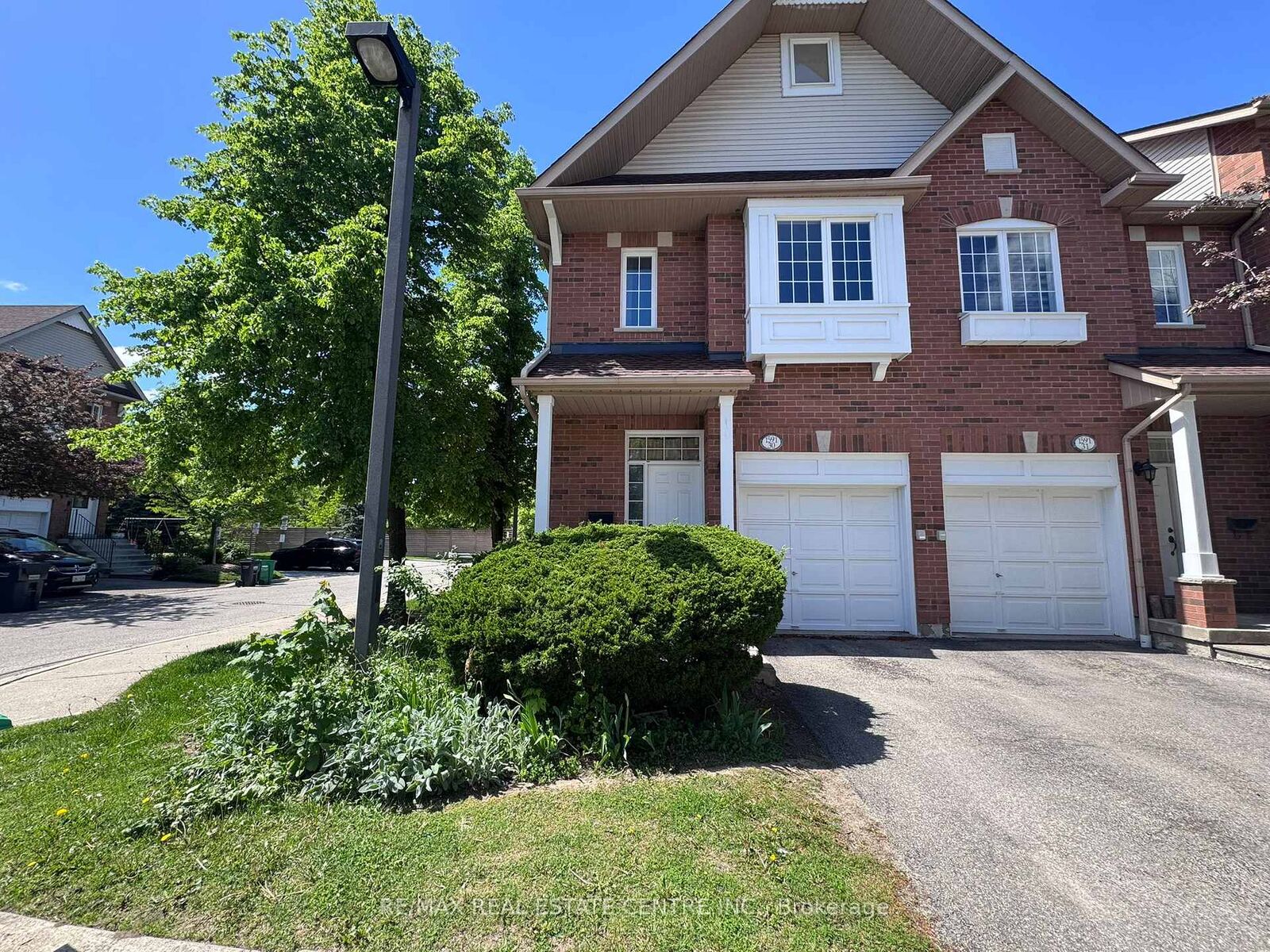 Property Photo: 1591 South Parade Court 30 ON L5M 6G1