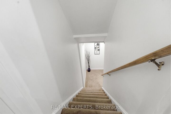Property Photo: 16 Piazza Crescent ON L4H 2C8