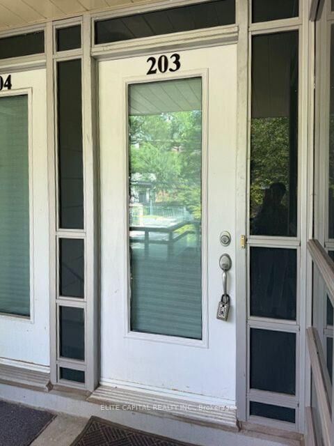 Property Photo: 31 Olive Avenue 203 ON M2N 4N4