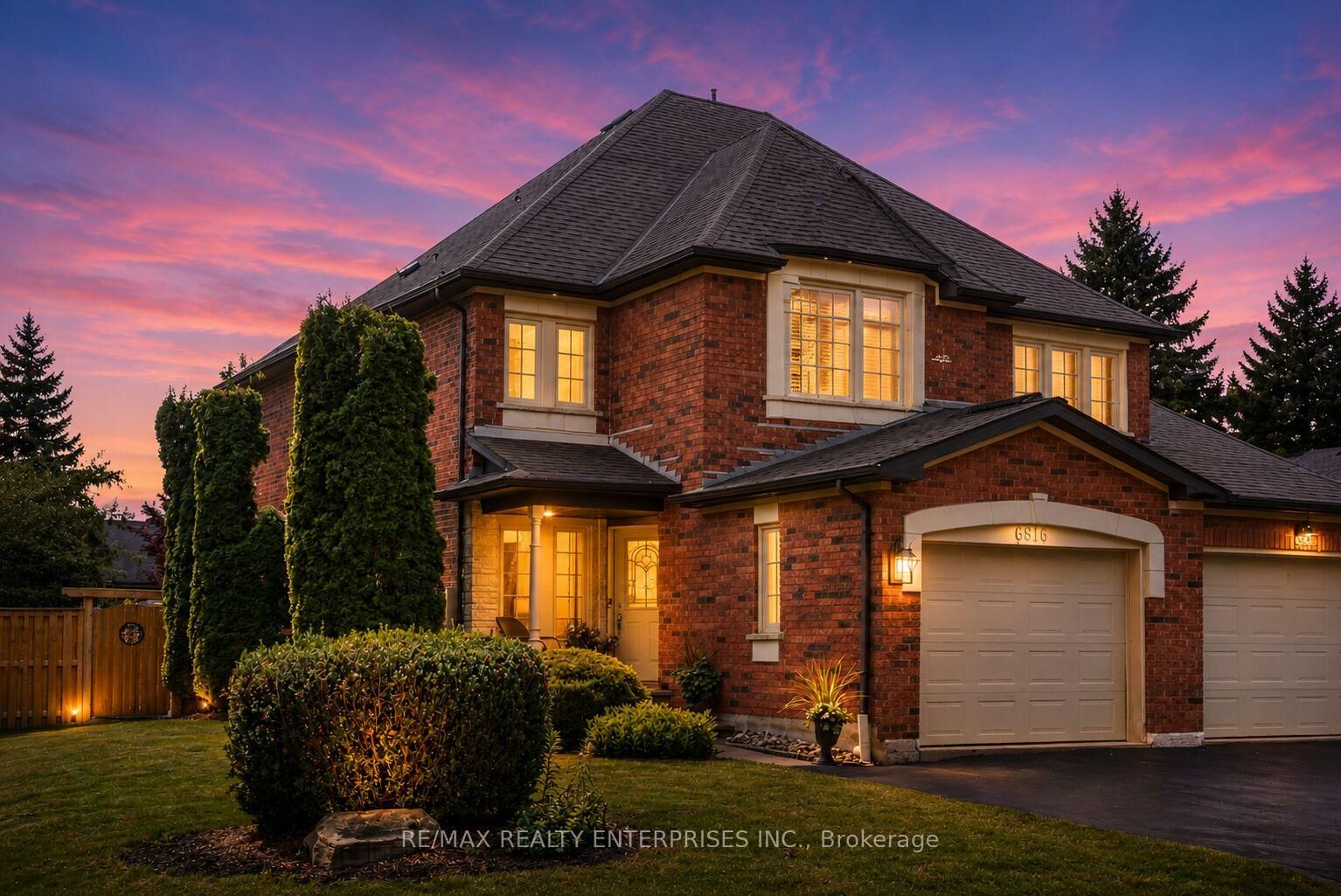 Property Photo:  6916 Yarrow Avenue  ON L5N 7A1 