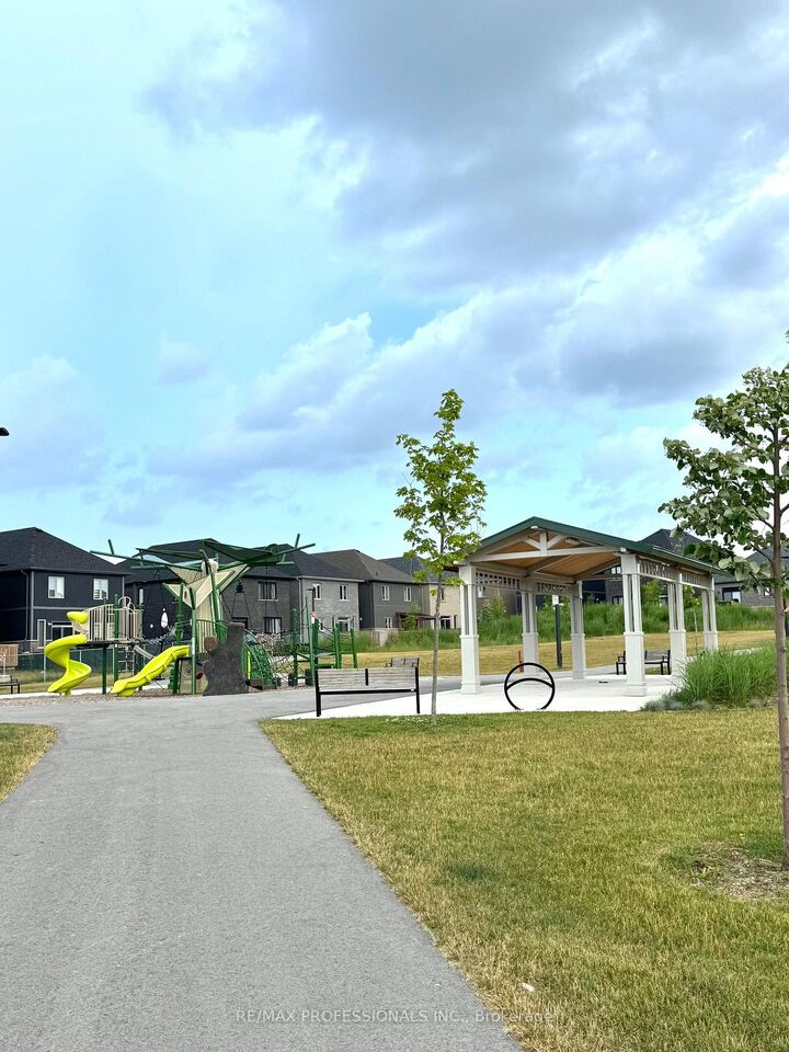 Property Photo: 14 Barnyard Trail ON L9J 0T4