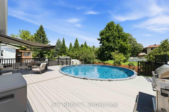Property Photo: 34 Fringewood Drive ON K2S 1V1
