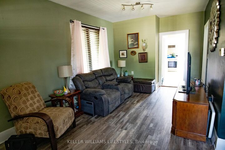 Property Photo: 93 Homan Street ON N5Z 1A9