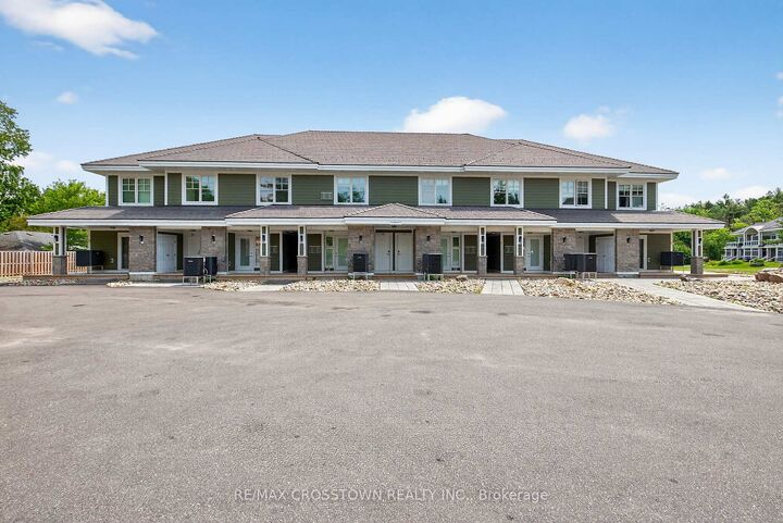 Property Photo: 1869 Muskoka 118 Road W Bhva102 ON P1L 1W8