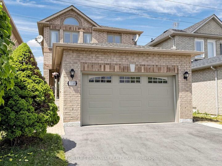 Property Photo:  1118 Gossamer Drive  ON L1X 2T7 