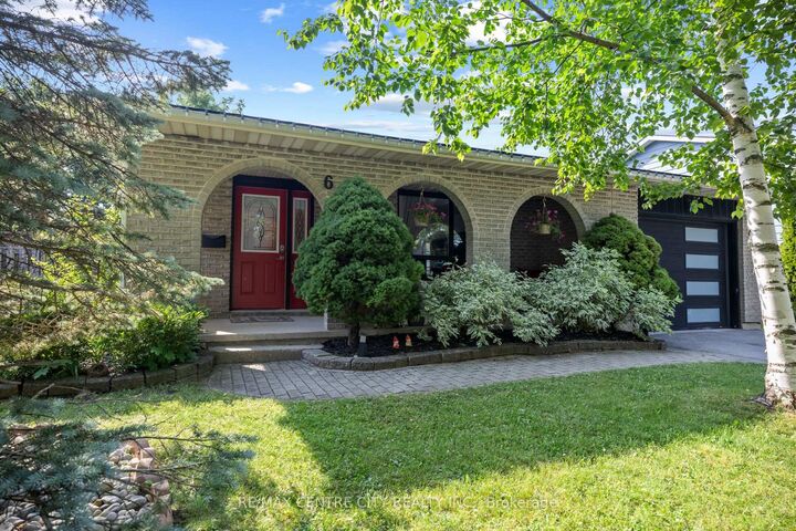 Property Photo:  684 Macyoung Drive  ON N2Z 1S9 