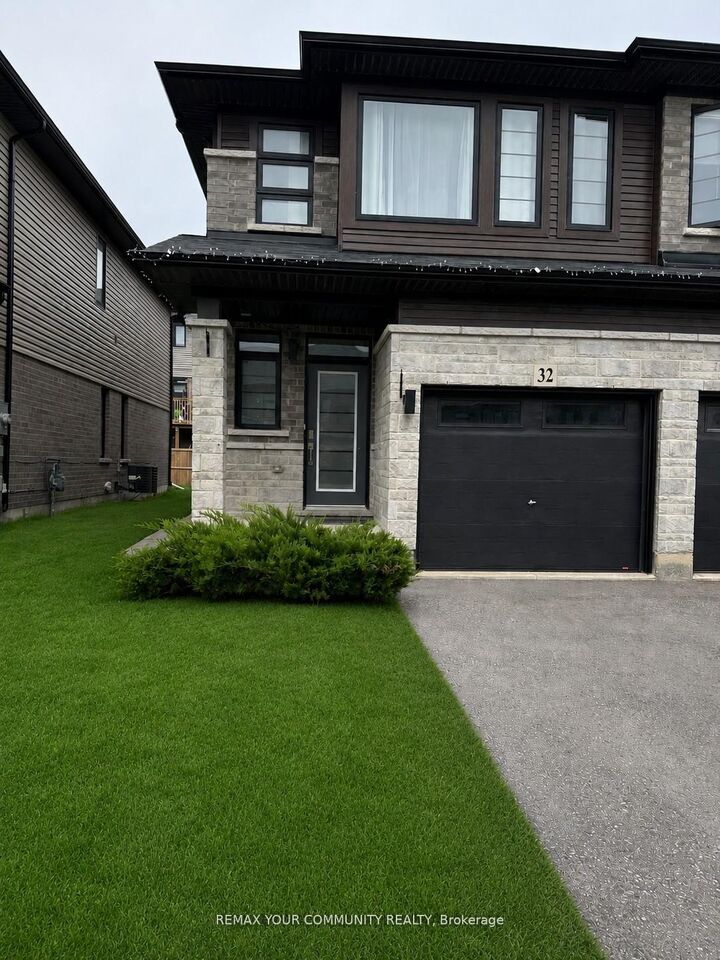 Photo de la propriété: 32 June Callwood Way ON N3T 0T7