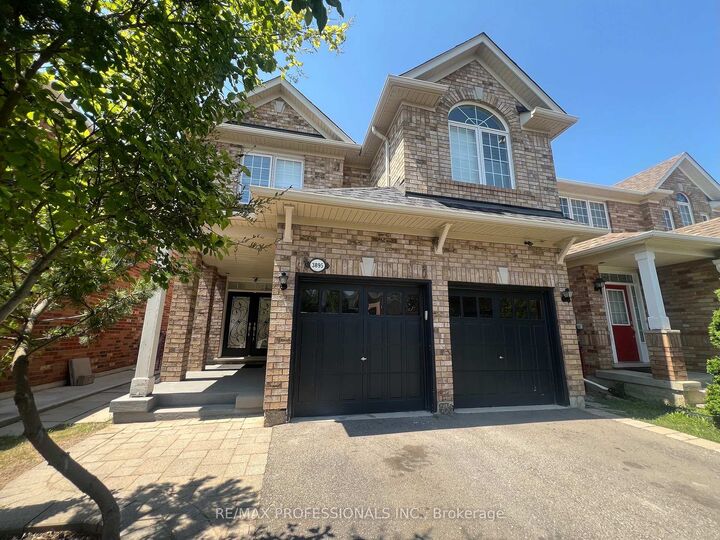 Property Photo: 3895 Henrietta Way ON L5M 7Y4