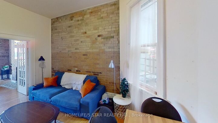 Property Photo:  97 Wolseley Street 1  ON M5T 1A4 