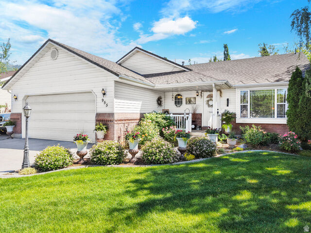 Property Photo: 955 W 2390 S UT 84302