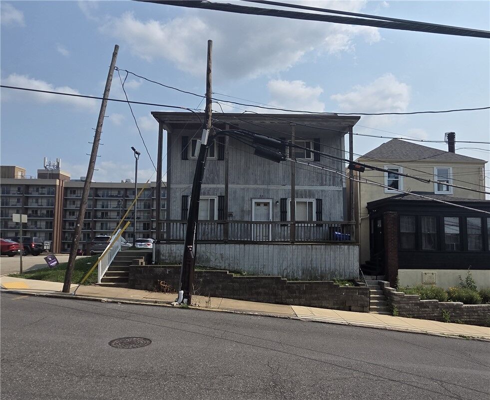 Property Photo:  23 W College St  PA 15317 
