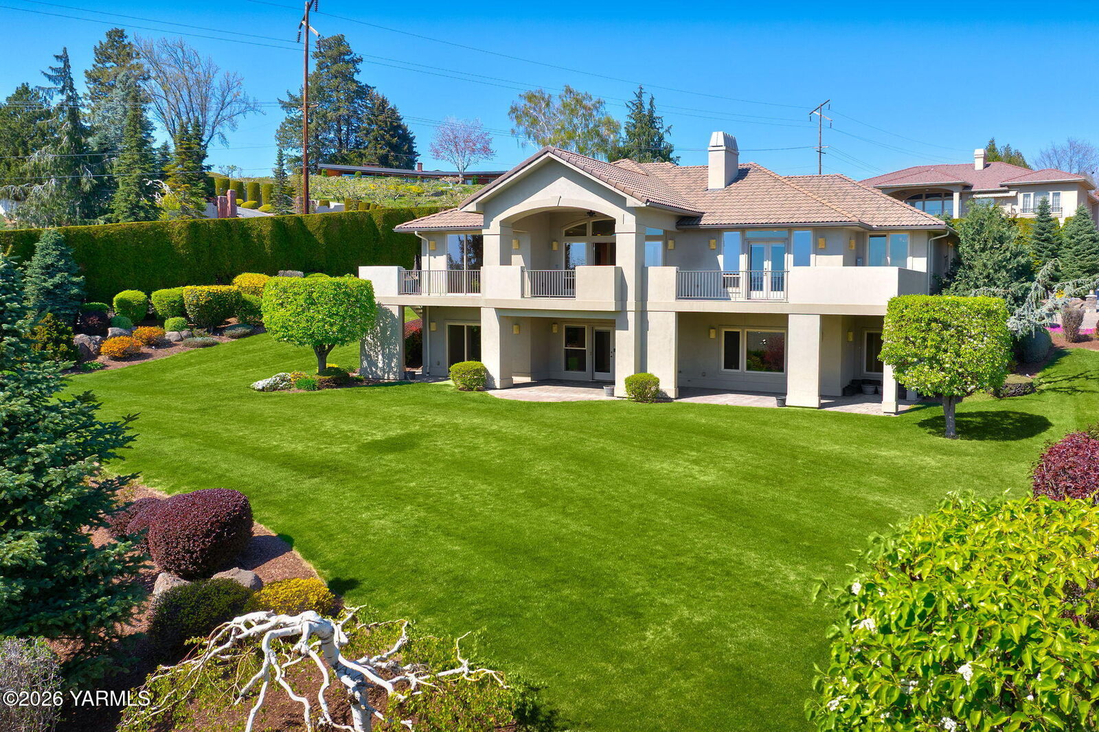 Property Photo:  616 N 65th Ave  WA 98908 
