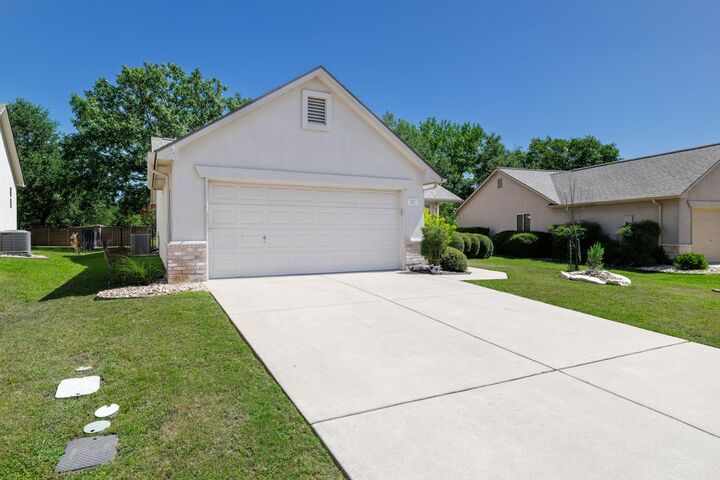 Property Photo: 102 Whitewing Way TX 78633