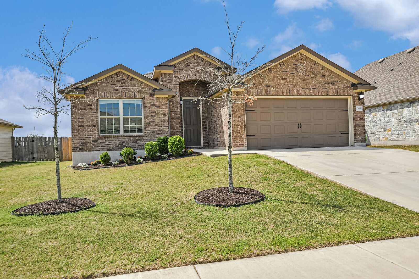 Property Photo: 309 Chickasaw Lane TX 78634