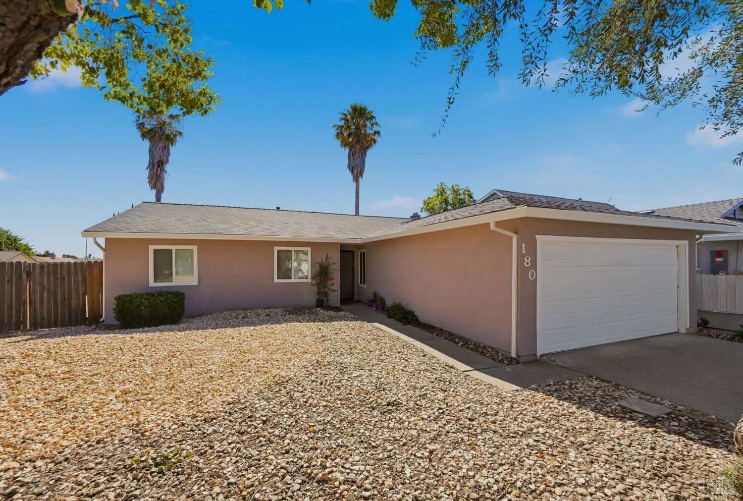 Property Photo: 180 Weymouth Court CA 95687