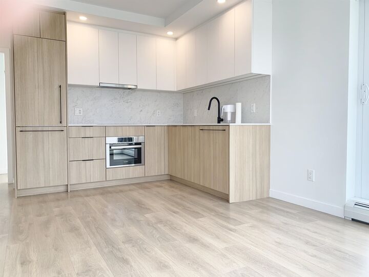 Property Photo:  13685 102nd Avenue 1511  BC V3T 1N7 