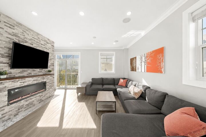 Property Photo: 7056 192 Street 8 BC V4N 6S6