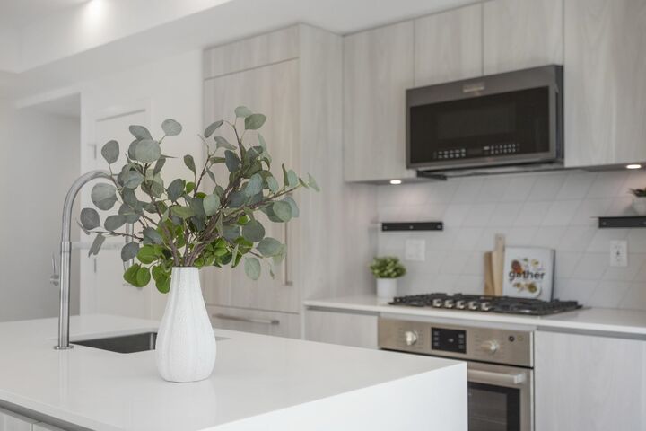 3264 Vanness Avenue 204 — photo 1