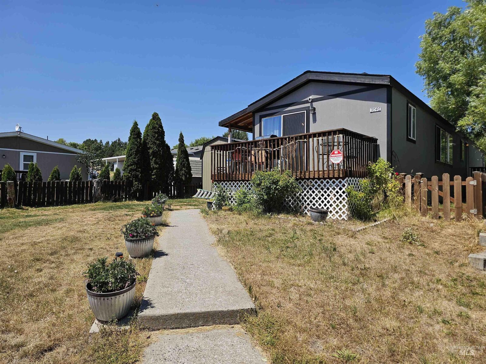 Property Photo:  609 N Almon 3046  ID 83843 