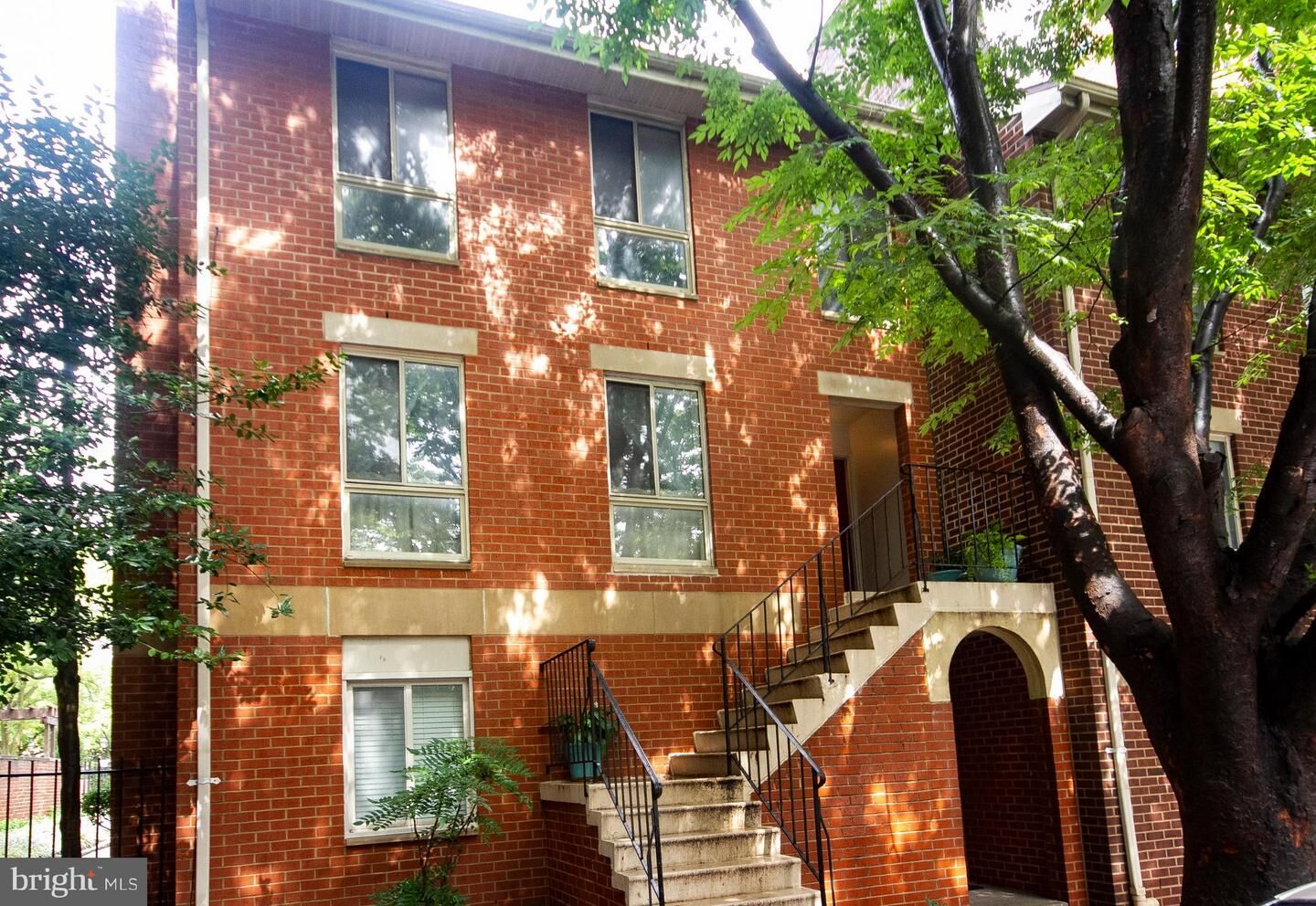 Property Photo: 10 Lee Street B W R72 MD 21201