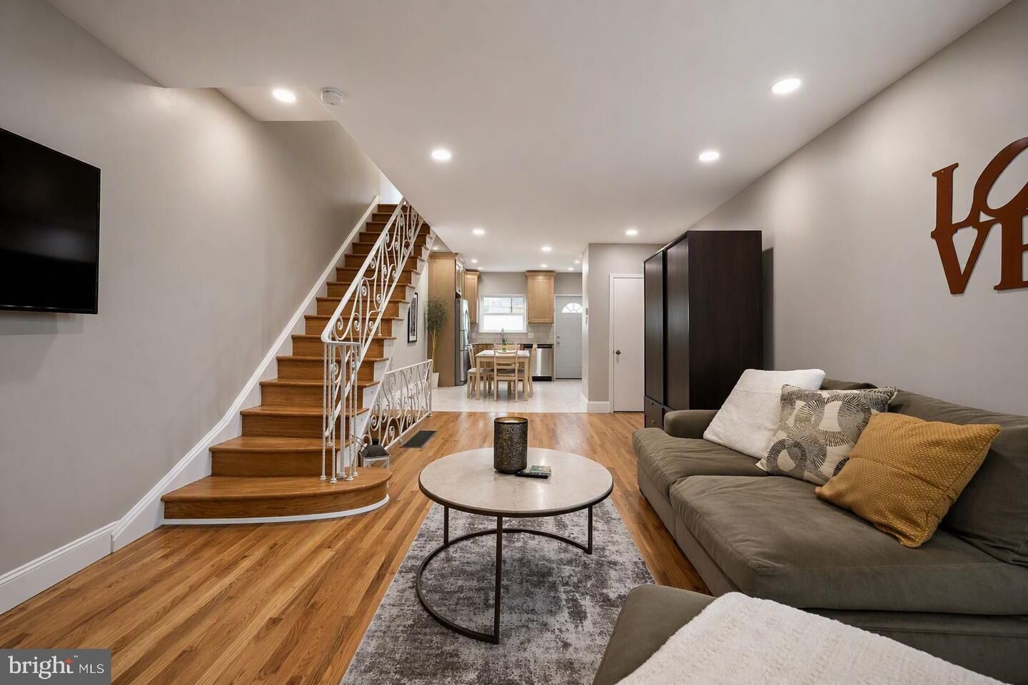 Property Photo:  2126 S Iseminger Street  PA 19148 