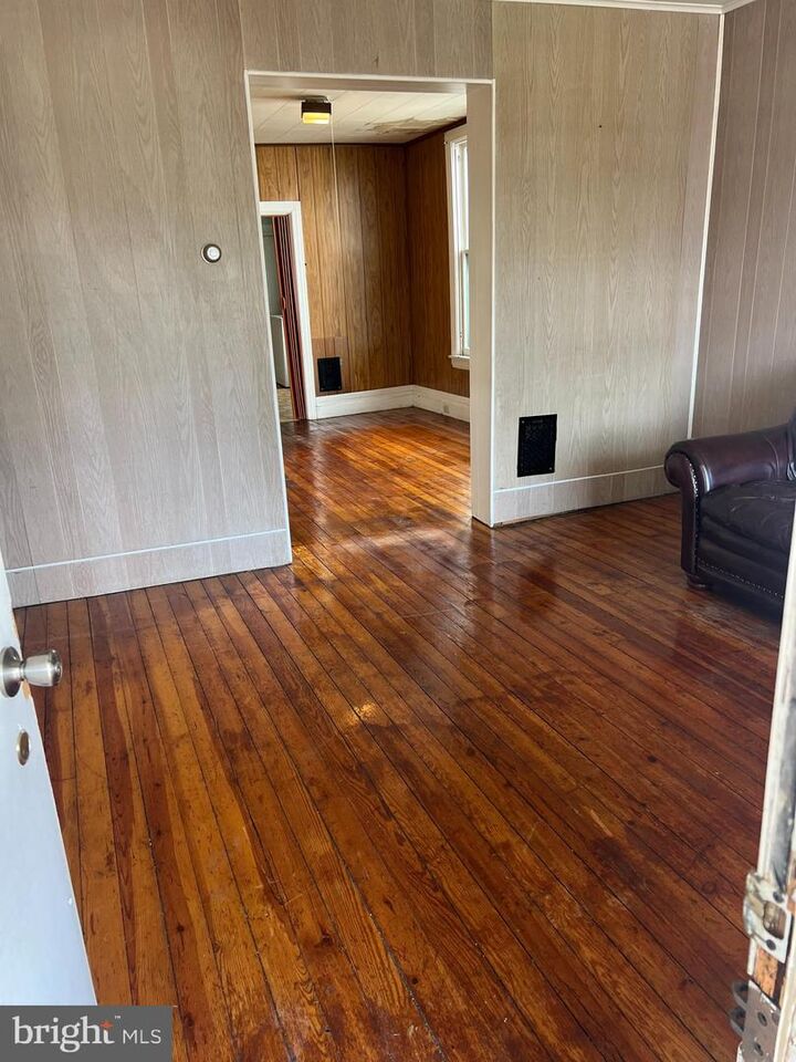 Property Photo: 2042 Berryhill Street PA 17104