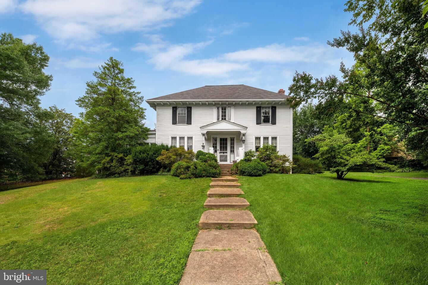 Property Photo: 1803 Orchard Street VA 22302