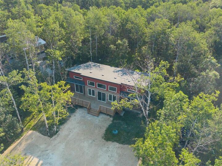 Property Photo:  17 Twin Pines Road  MB R0C 0C0 